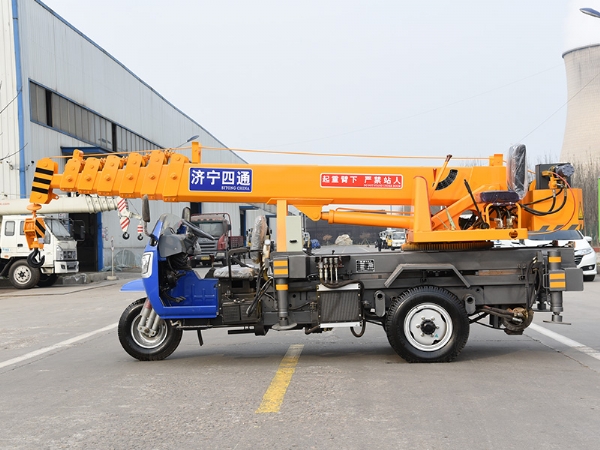 三輪吊車 標(biāo)配自制吊